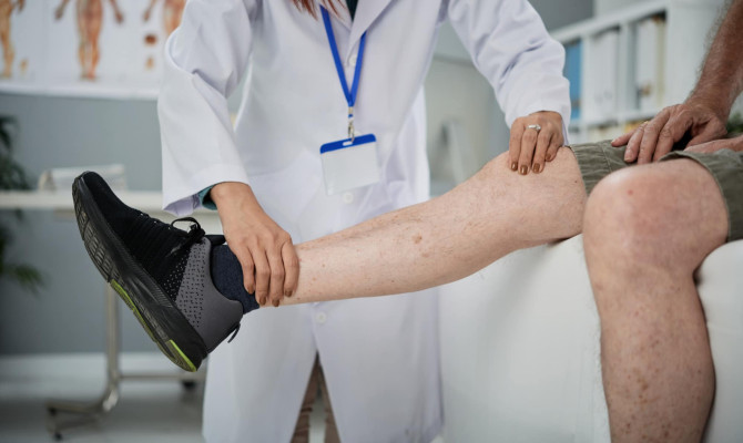 Deep Vein Thrombosis : Causes, Complications, and Management