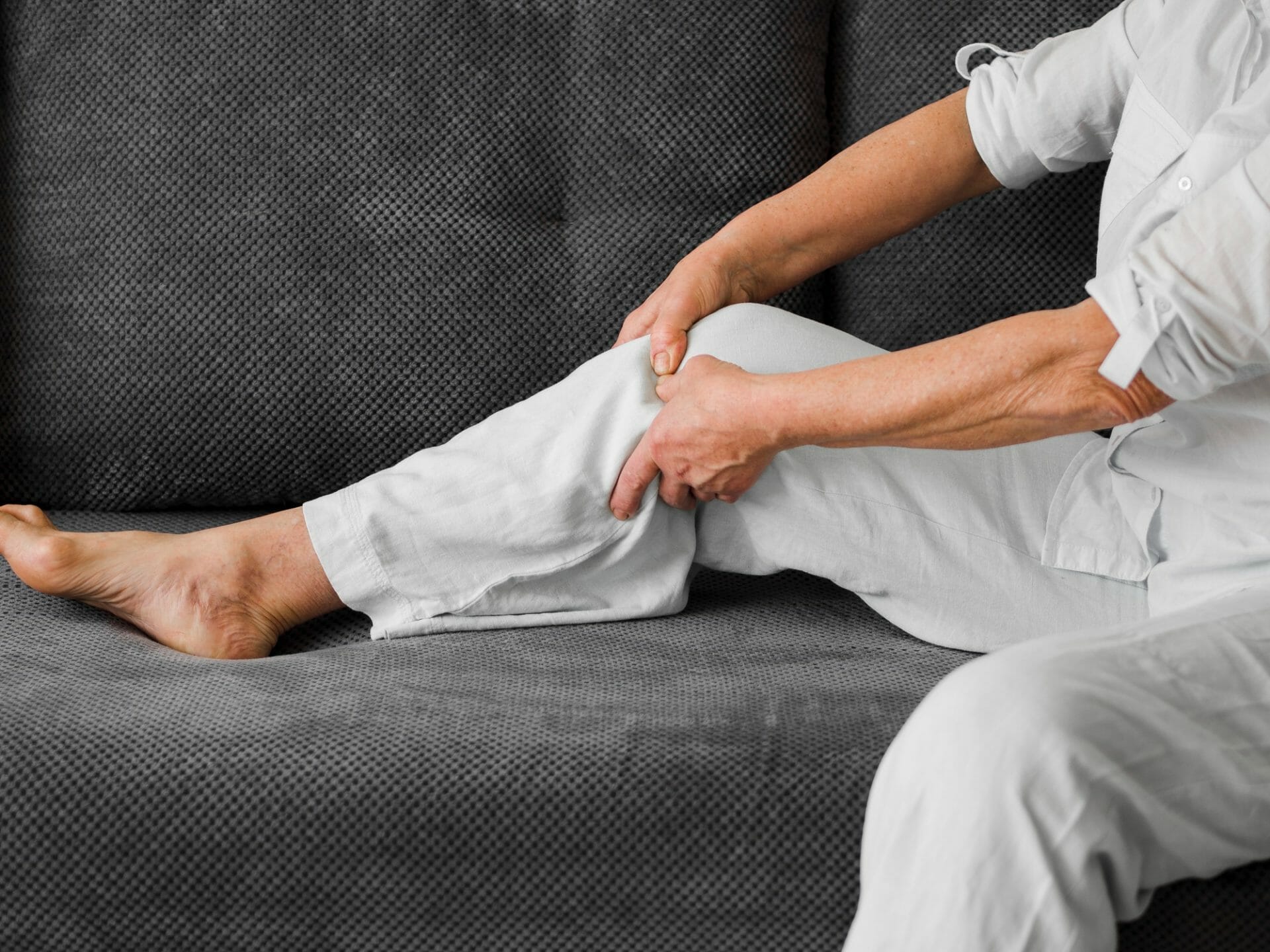 Leg Pain : Symptoms, Causes and Treatment