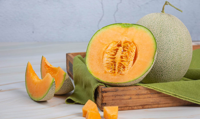 Cantaloupe: Benefits, Side effects, and Precautions