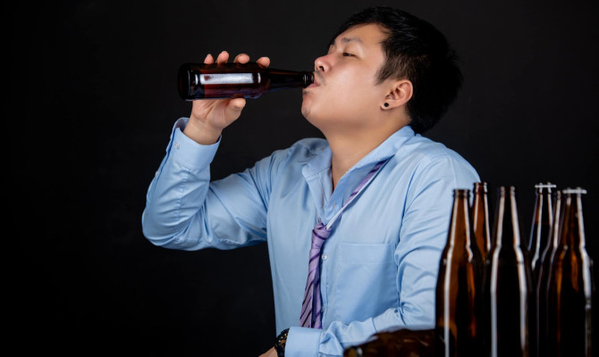 What is Binge drinking: Causes, Complications and Treatment