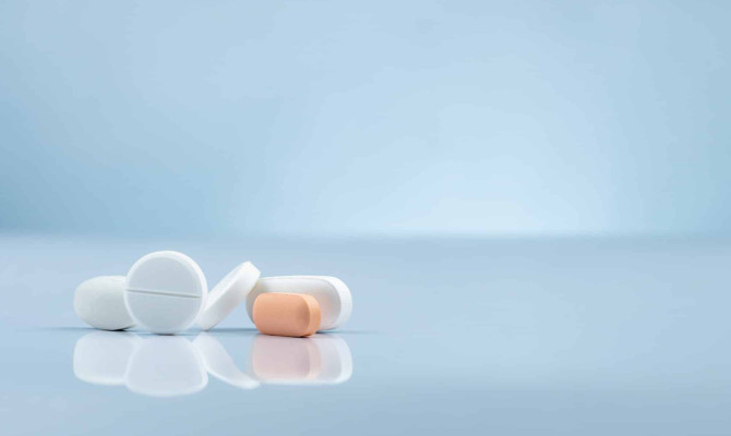 Escitalopram: Uses, Dosage, Side effects and Interactions
