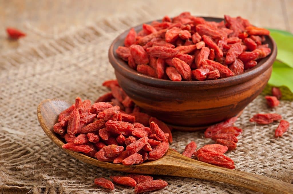 Goji berries, also called wolfberries, matrimony vine, and Chinese boxthorn, have risen dramatically in popularity in recent years thanks to their extraordinary health advantages and diverse nutritional makeup. 