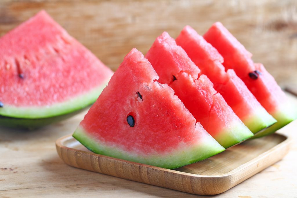 The watermelon represents delicious enjoyment in the summer. This colorful fruit adds incredible sweetness to picnics and leisurely evenings.