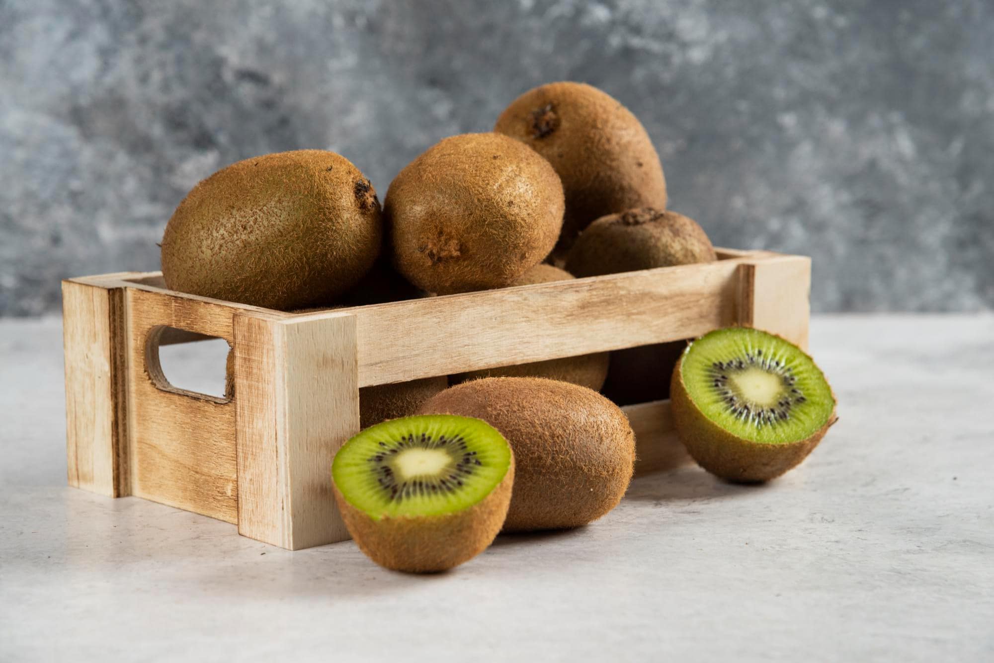 Exploring the Nutrition and Benefits of Kiwi