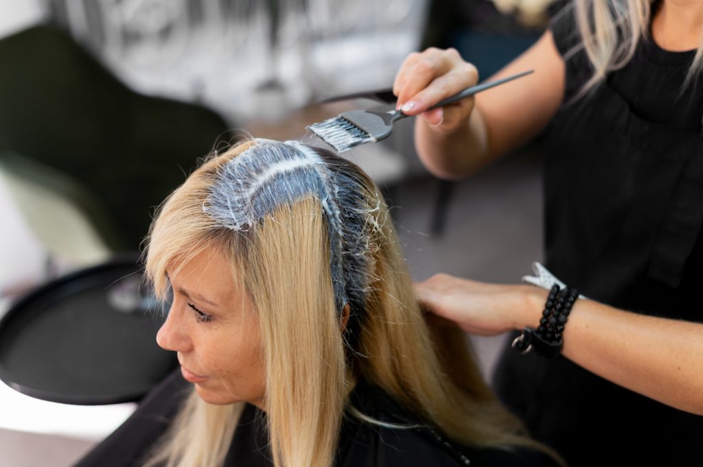 There are inadequate studies to validate if hair dye eradicates lice. However, several unscientific facts indicate that chemicals in the hair dye, viz, hydrogen peroxide and ammonia, might kill them. 