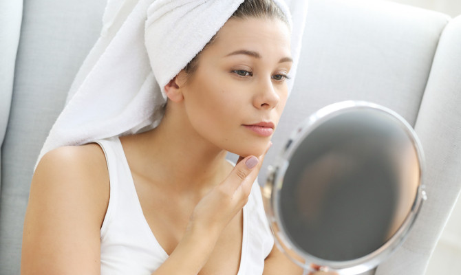 Does Dermaplaning Cause Acne? Everything You Need To Know About Dermaplaning